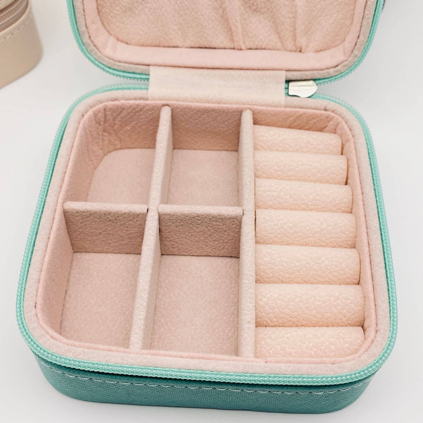 Leather Portable Travel Jewelry Box: Blush Pink