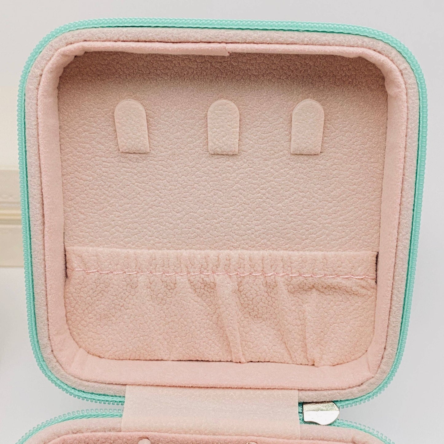 Leather Portable Travel Jewelry Box: Ivory